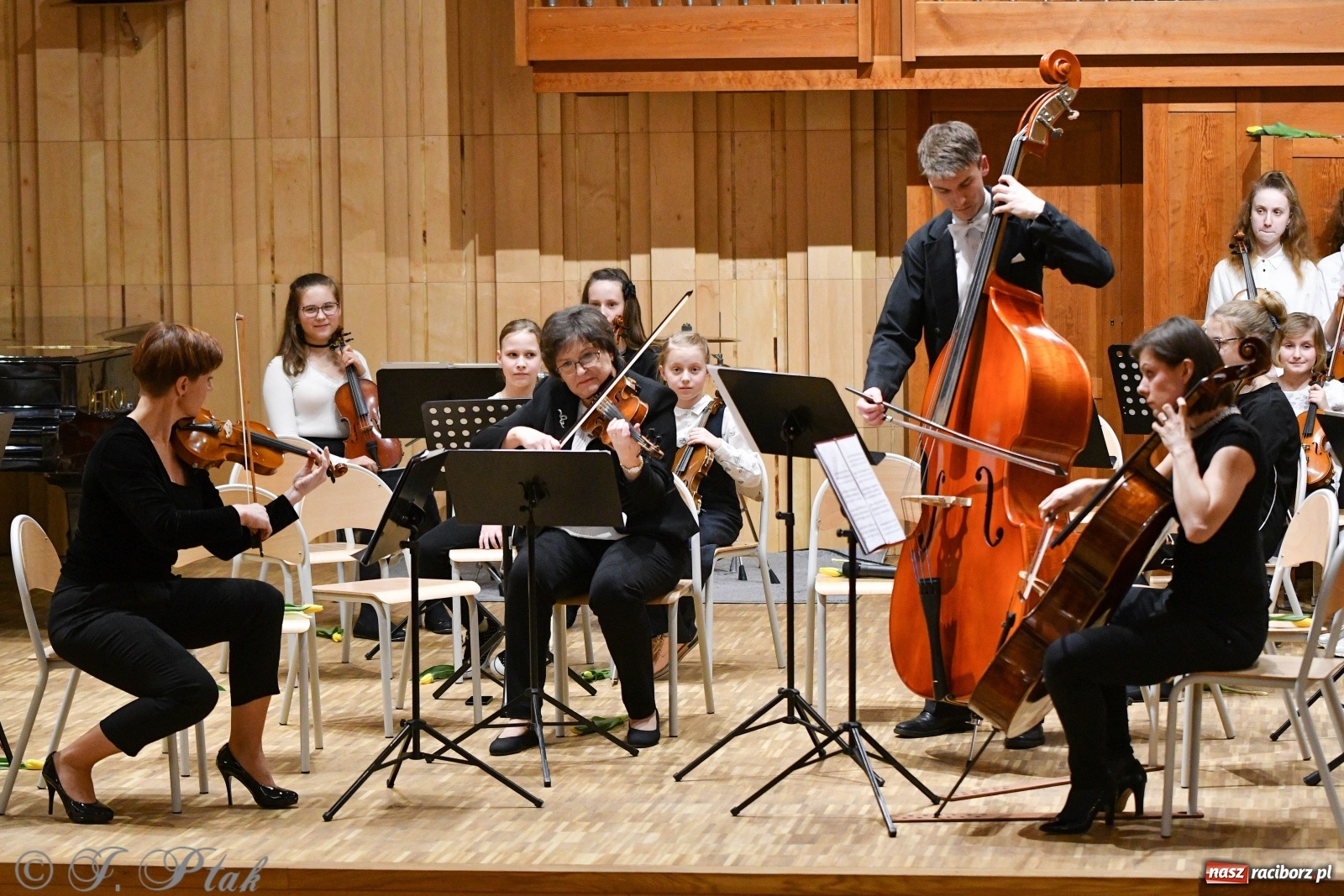 Zdjęcie w galerii na portalu naszraciborz.pl: Szkoła muzyczna uczciła Dzień Kobiet koncertem [FOTO] wiadomości z regionu