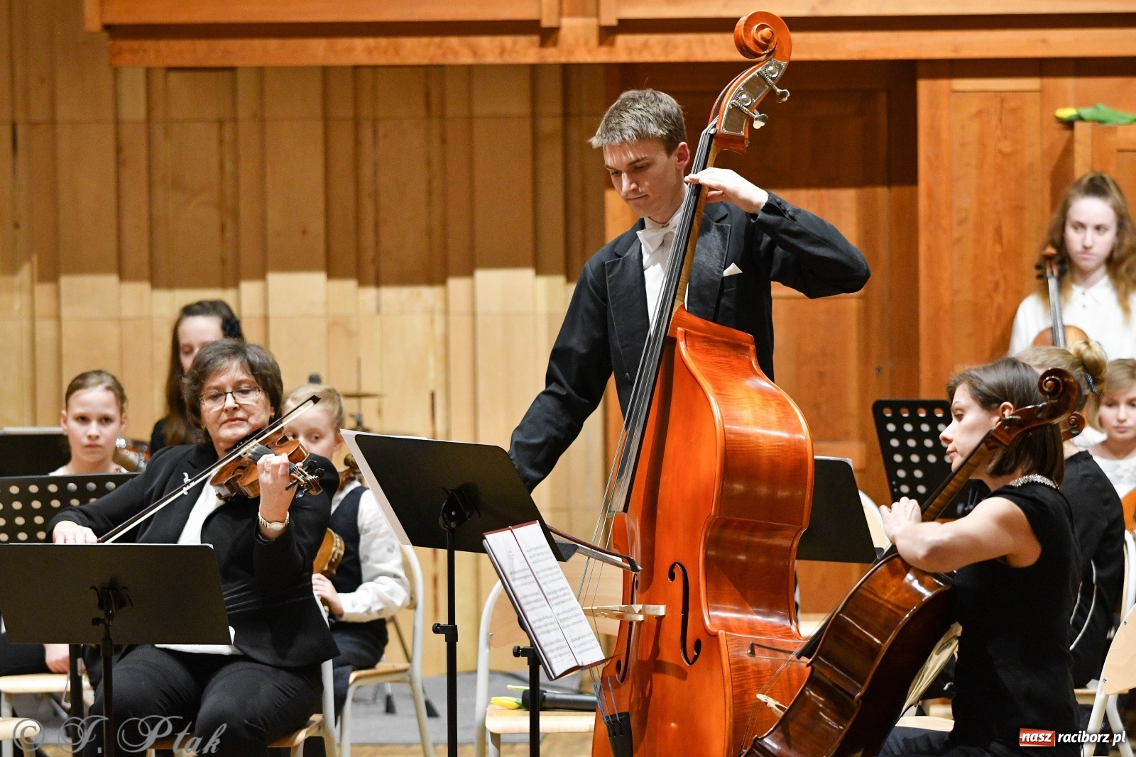 Zdjęcie w galerii na portalu naszraciborz.pl: Szkoła muzyczna uczciła Dzień Kobiet koncertem [FOTO] wiadomości z regionu