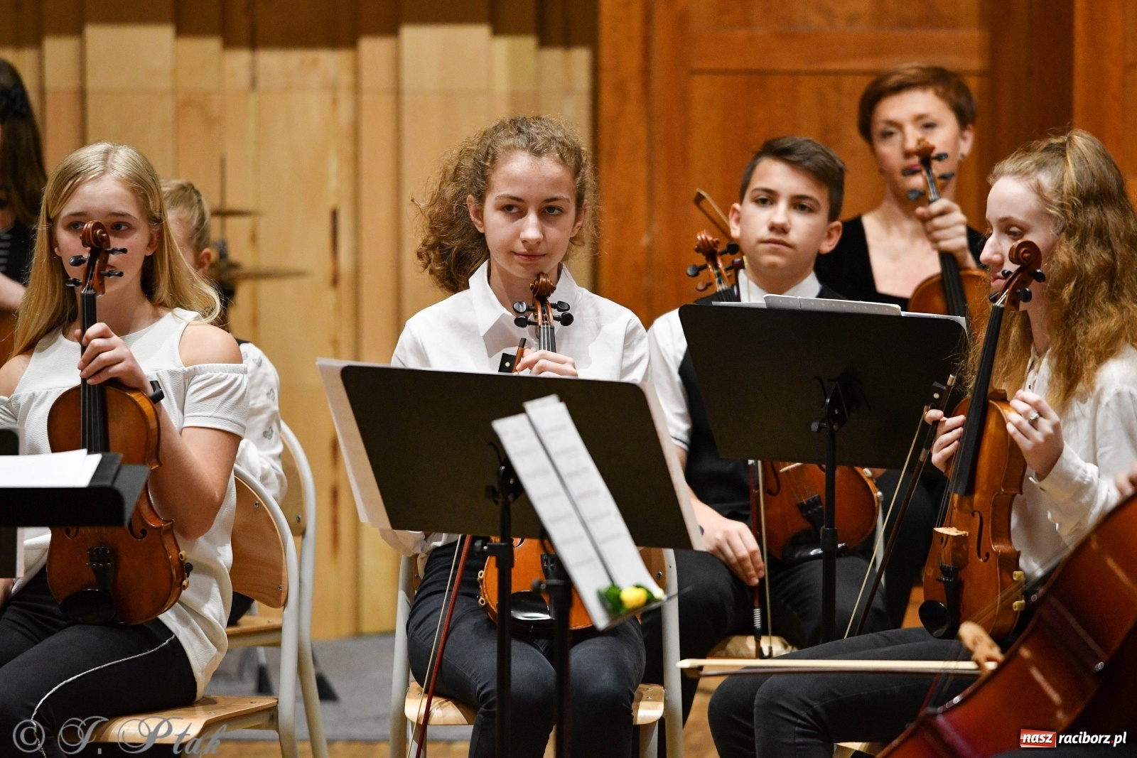 Zdjęcie w galerii na portalu naszraciborz.pl: Szkoła muzyczna uczciła Dzień Kobiet koncertem [FOTO] wiadomości z regionu
