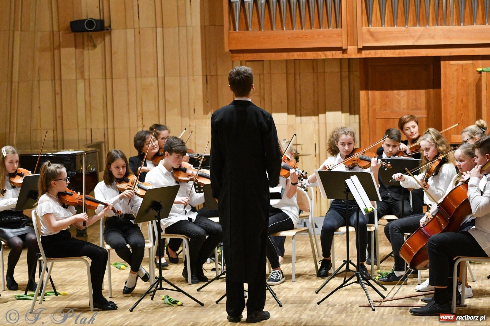 Zdjęcie w galerii na portalu naszraciborz.pl: Szkoła muzyczna uczciła Dzień Kobiet koncertem [FOTO] wiadomości z regionu