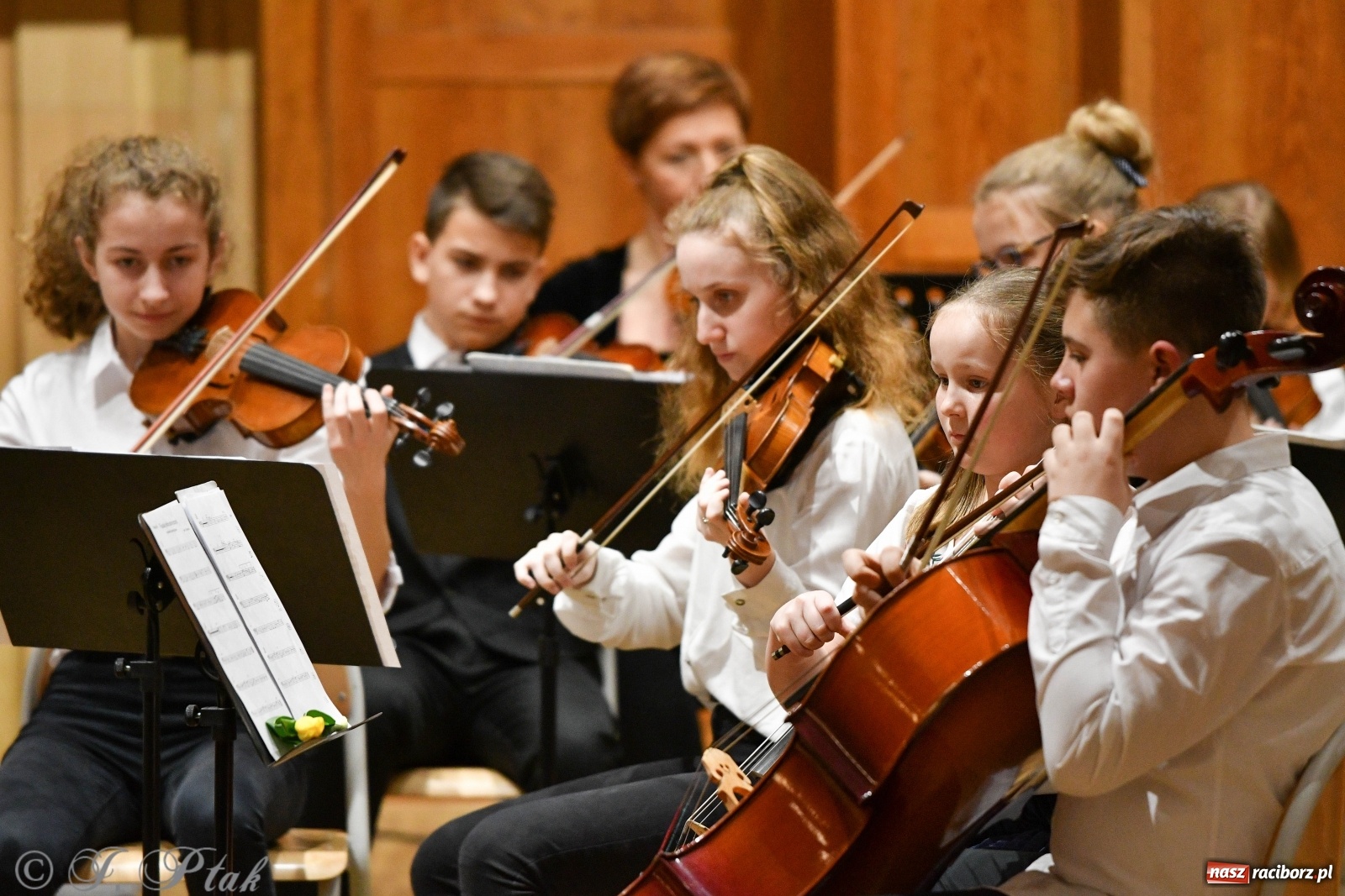 Zdjęcie w galerii na portalu naszraciborz.pl: Szkoła muzyczna uczciła Dzień Kobiet koncertem [FOTO] wiadomości z regionu