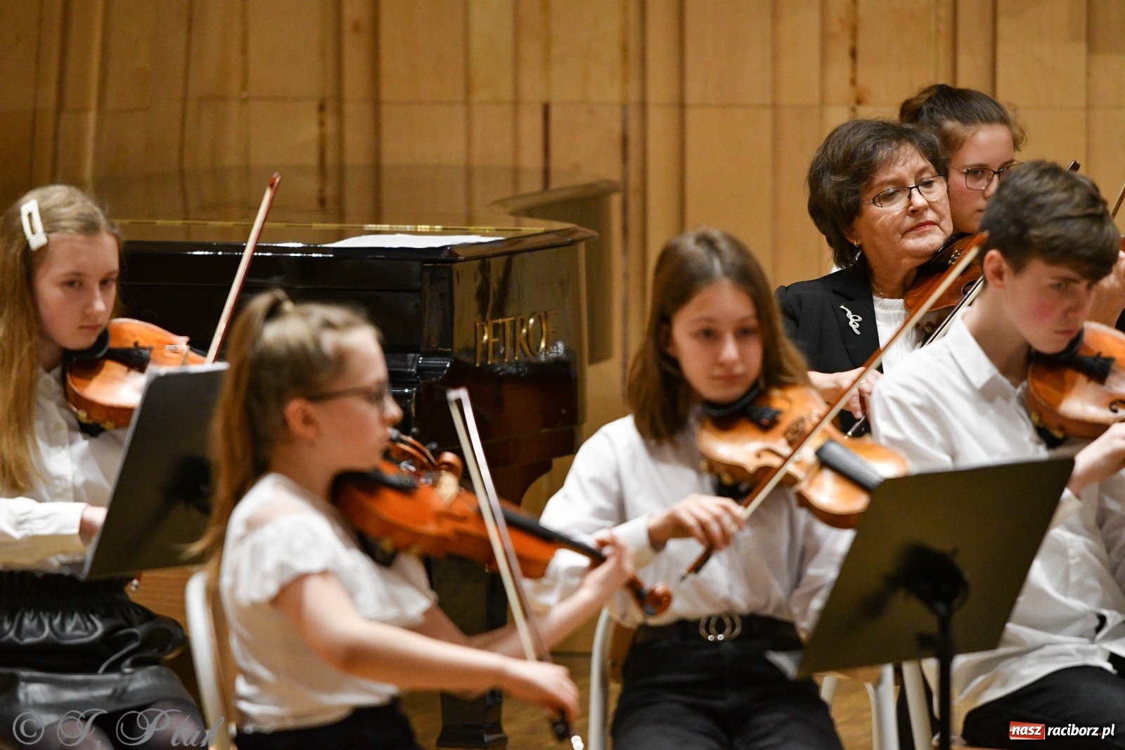 Zdjęcie w galerii na portalu naszraciborz.pl: Szkoła muzyczna uczciła Dzień Kobiet koncertem [FOTO] wiadomości z regionu