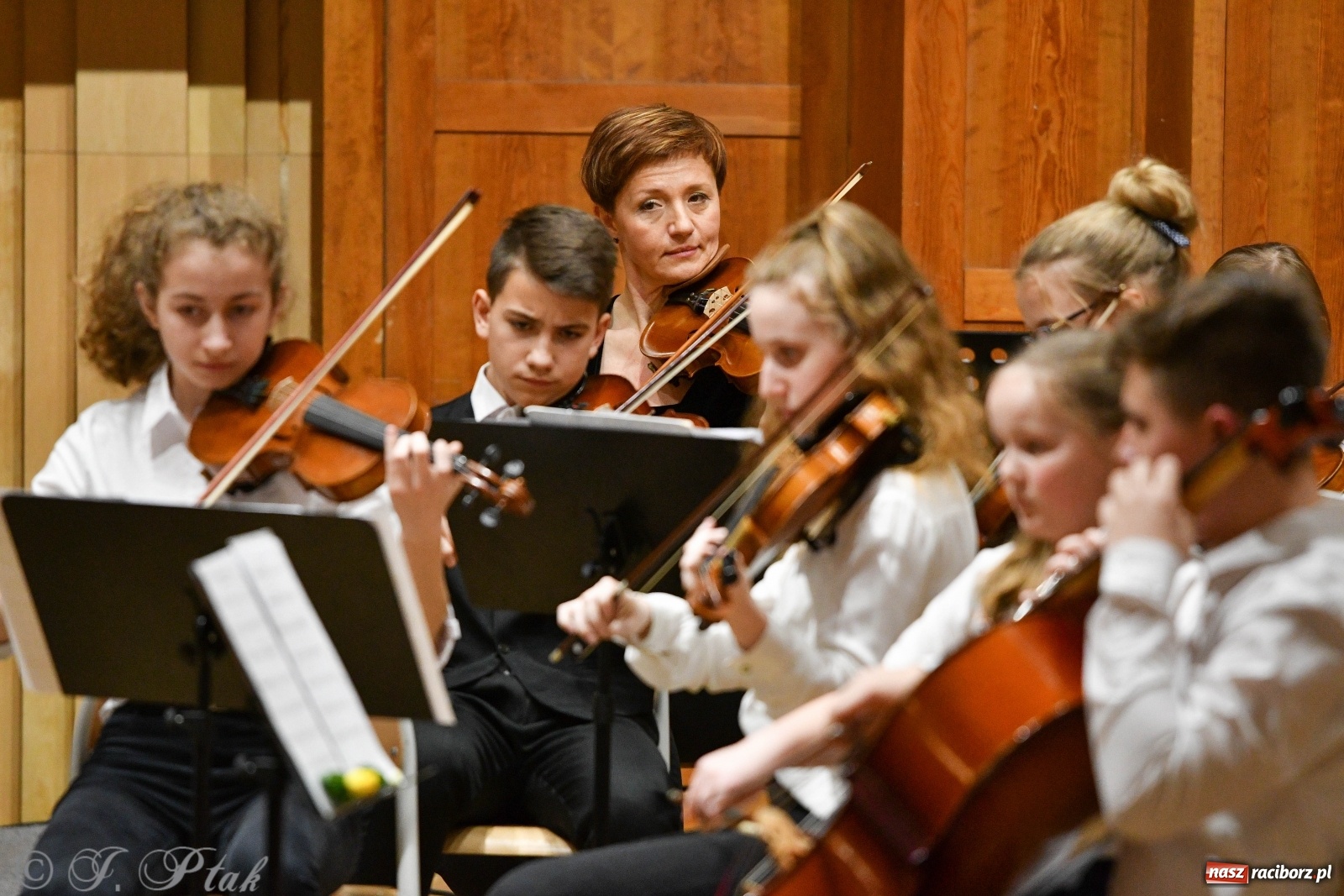 Zdjęcie w galerii na portalu naszraciborz.pl: Szkoła muzyczna uczciła Dzień Kobiet koncertem [FOTO] wiadomości z regionu