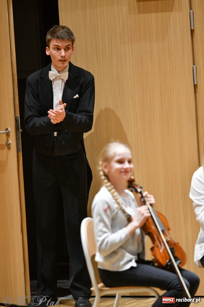 Zdjęcie w galerii na portalu naszraciborz.pl: Szkoła muzyczna uczciła Dzień Kobiet koncertem [FOTO] wiadomości z regionu