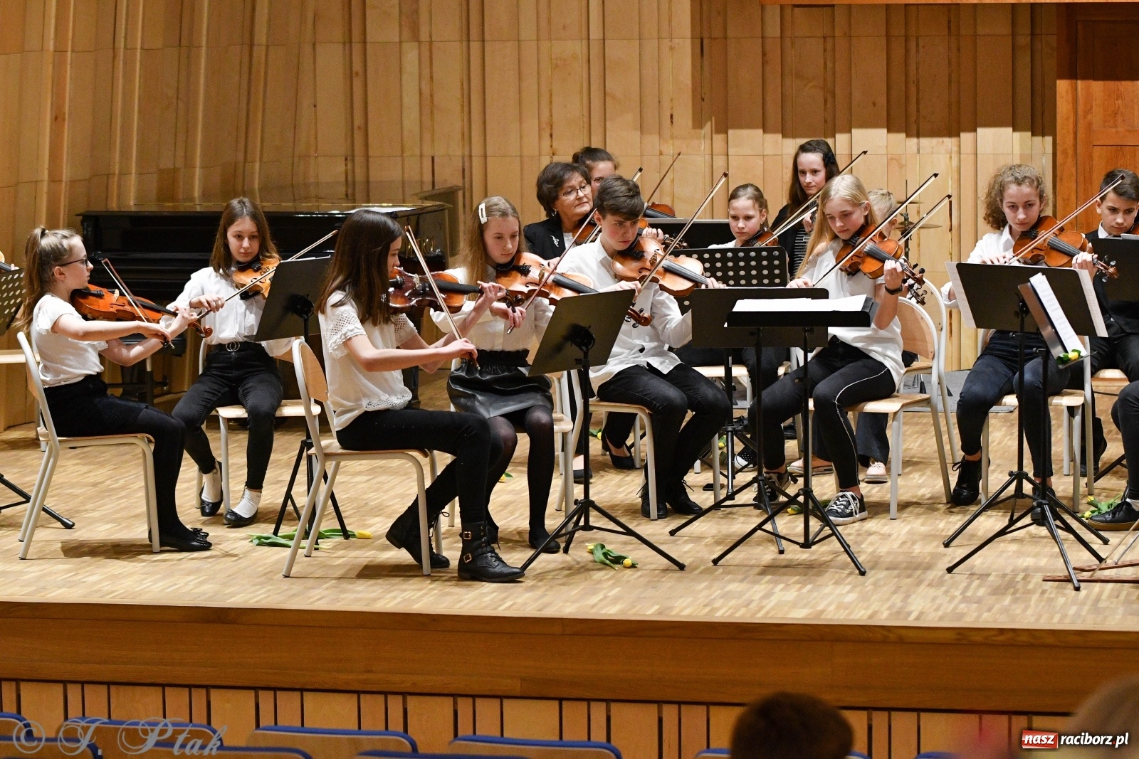 Zdjęcie w galerii na portalu naszraciborz.pl: Szkoła muzyczna uczciła Dzień Kobiet koncertem [FOTO] wiadomości z regionu