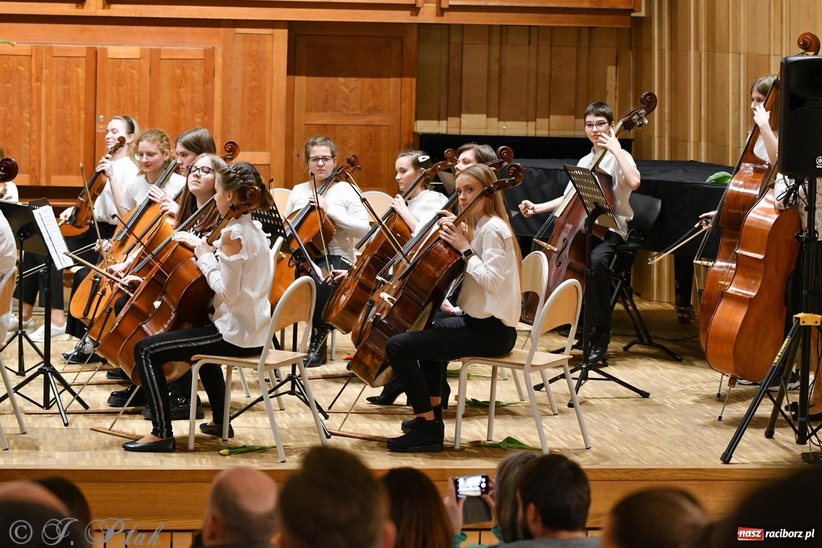 Zdjęcie w galerii na portalu naszraciborz.pl: Szkoła muzyczna uczciła Dzień Kobiet koncertem [FOTO] wiadomości z regionu