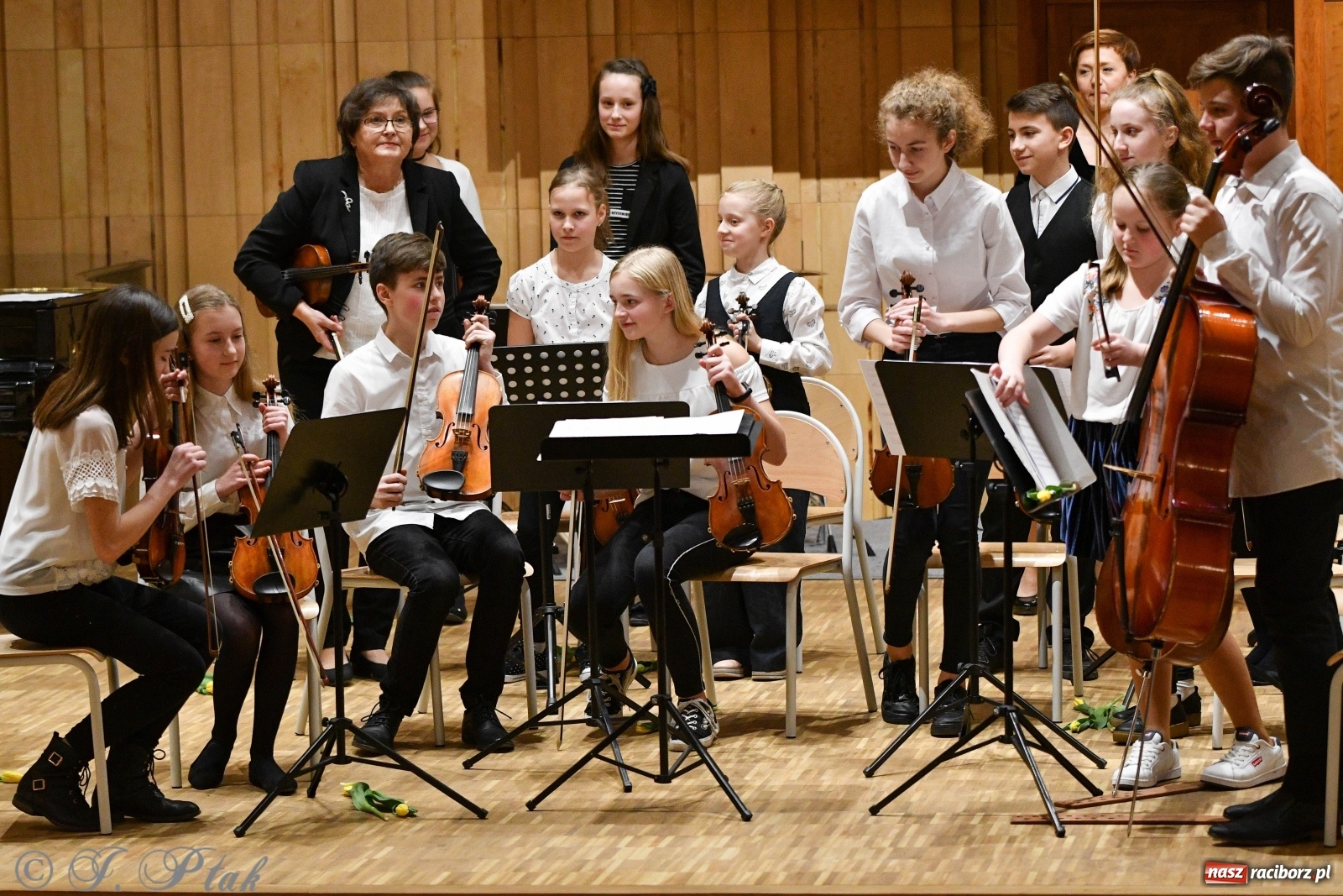 Zdjęcie w galerii na portalu naszraciborz.pl: Szkoła muzyczna uczciła Dzień Kobiet koncertem [FOTO] wiadomości z regionu