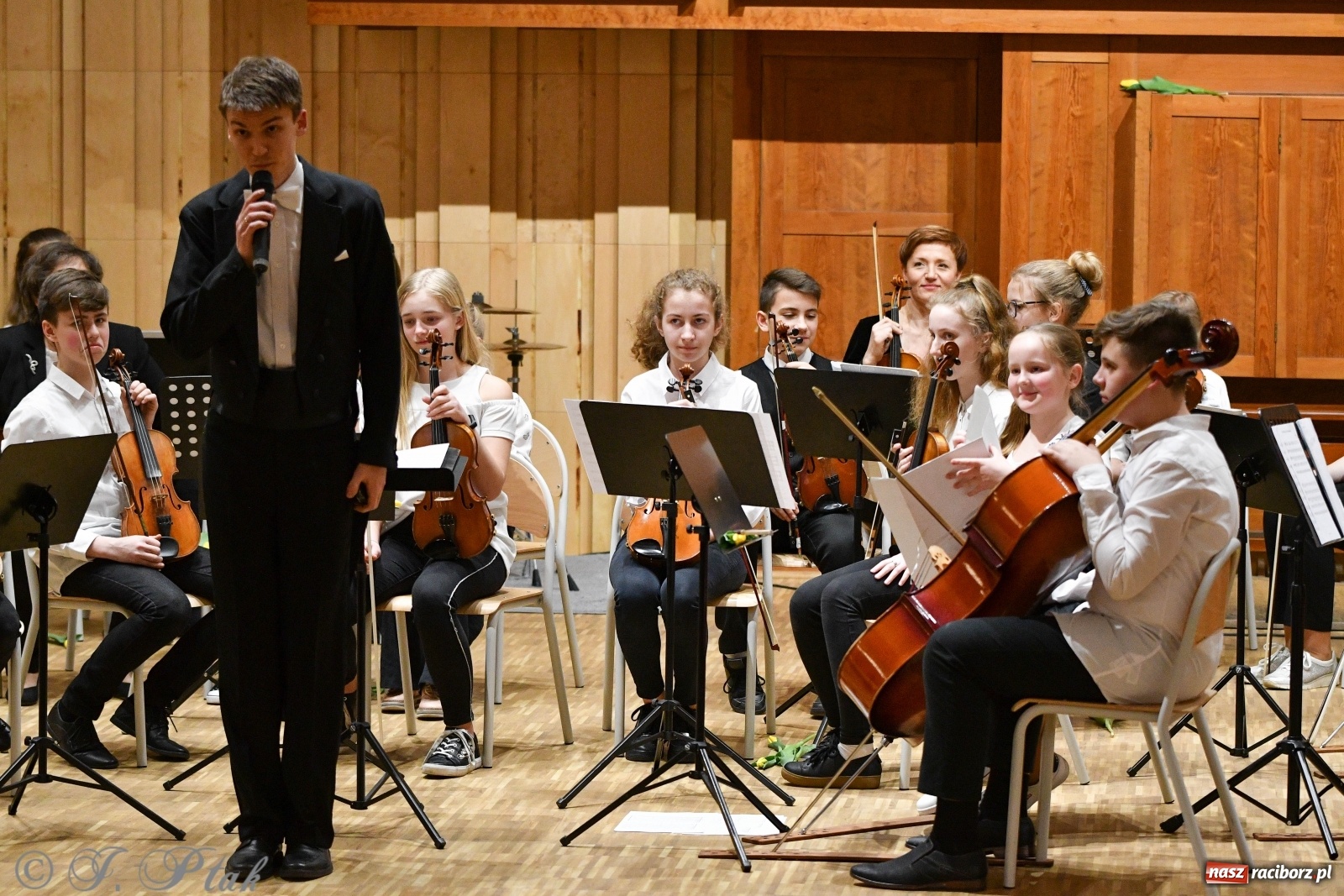 Zdjęcie w galerii na portalu naszraciborz.pl: Szkoła muzyczna uczciła Dzień Kobiet koncertem [FOTO] wiadomości z regionu