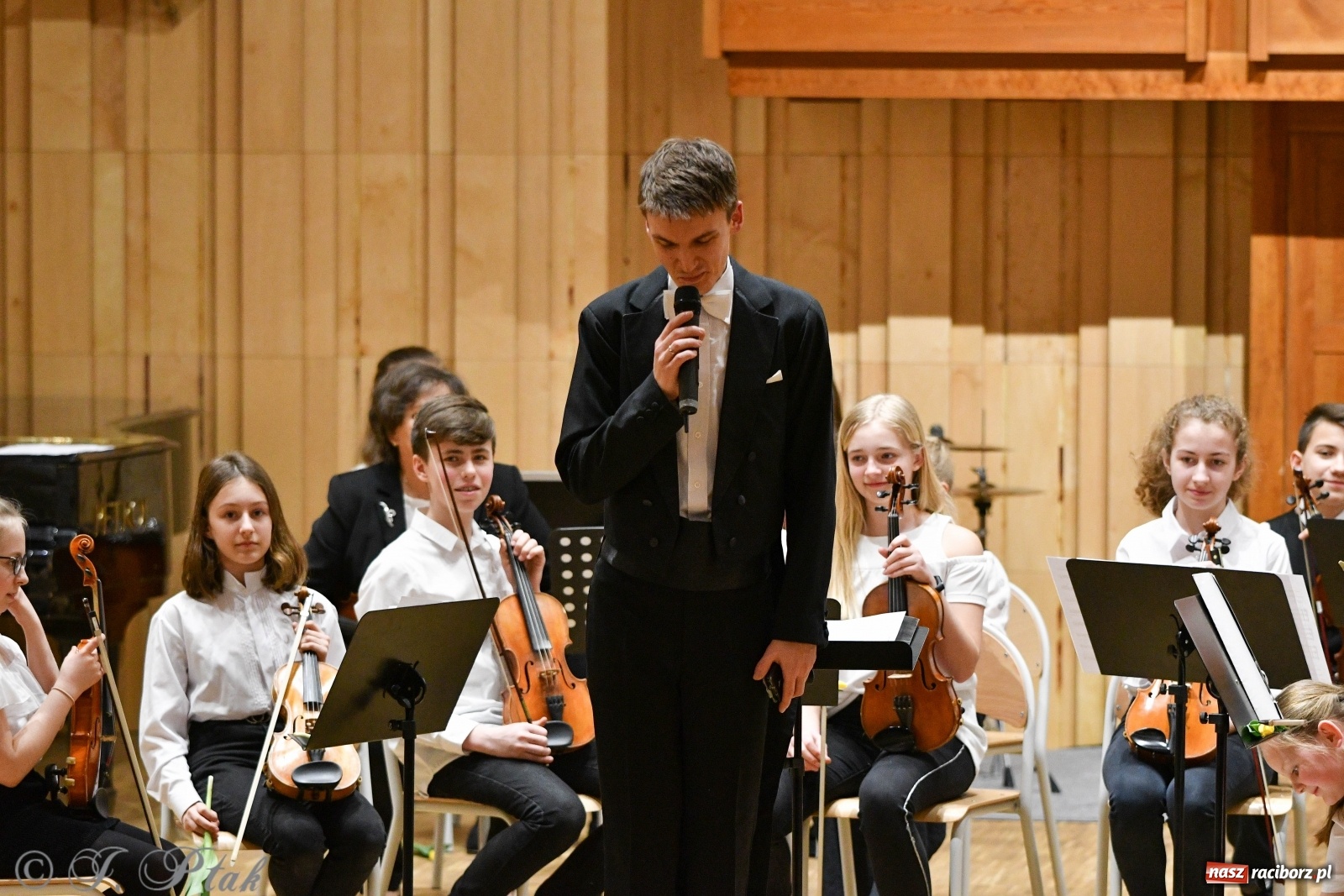Zdjęcie w galerii na portalu naszraciborz.pl: Szkoła muzyczna uczciła Dzień Kobiet koncertem [FOTO] wiadomości z regionu