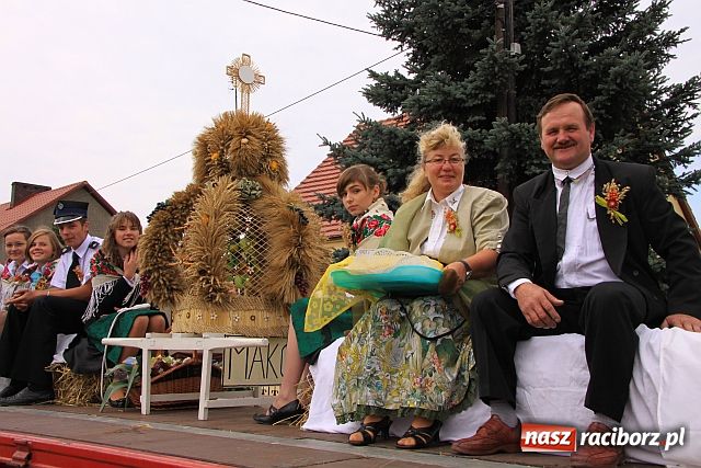 Zdjęcie w galerii na portalu naszraciborz.pl: Rolnicy z Makowa i Cyprzanowa świętują wiadomości z regionu