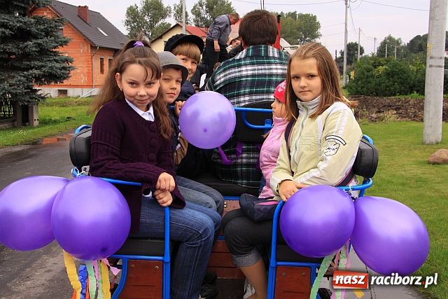 Zdjęcie w galerii na portalu naszraciborz.pl: Rolnicy z Makowa i Cyprzanowa świętują wiadomości z regionu