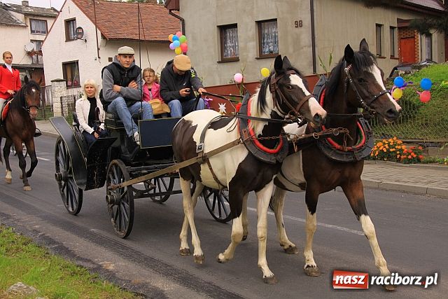 Zdjęcie w galerii na portalu naszraciborz.pl: Rolnicy z Makowa i Cyprzanowa świętują wiadomości z regionu