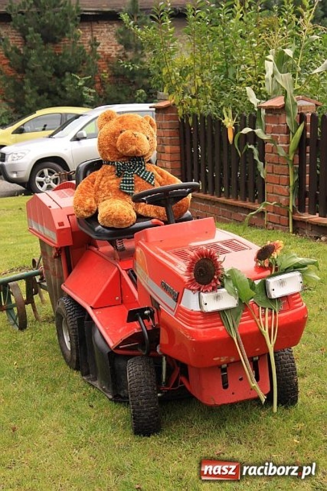 Zdjęcie w galerii na portalu naszraciborz.pl: Rolnicy z Makowa i Cyprzanowa świętują wiadomości z regionu