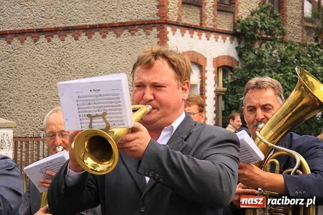Zdjęcie w galerii na portalu naszraciborz.pl: Rolnicy z Makowa i Cyprzanowa świętują wiadomości z regionu