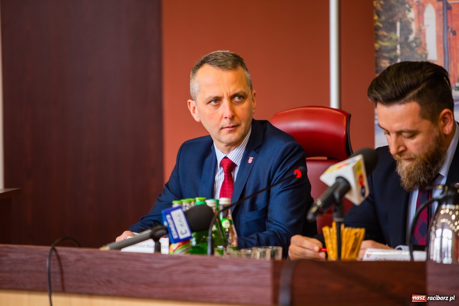 Zdjęcie w galerii na portalu naszraciborz.pl: Wszyscy obecni na spotkaniu z ministrem Wosiem objęci kwarantanną  wiadomości z regionu