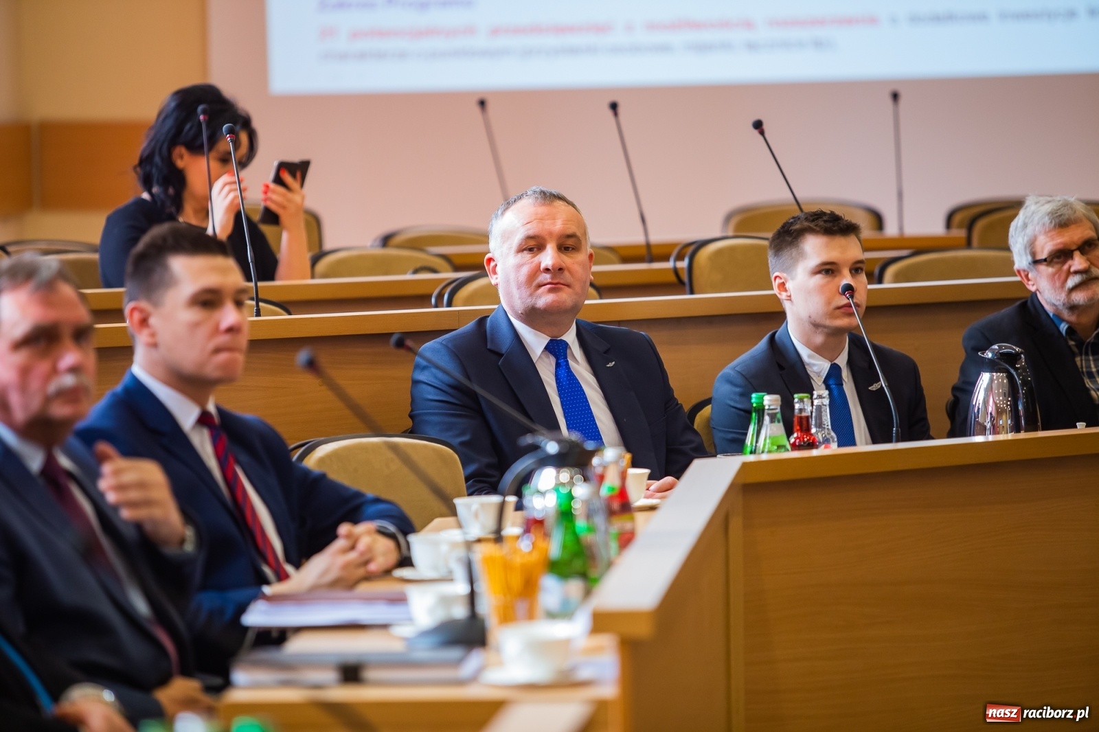 Zdjęcie w galerii na portalu naszraciborz.pl: Wszyscy obecni na spotkaniu z ministrem Wosiem objęci kwarantanną  wiadomości z regionu