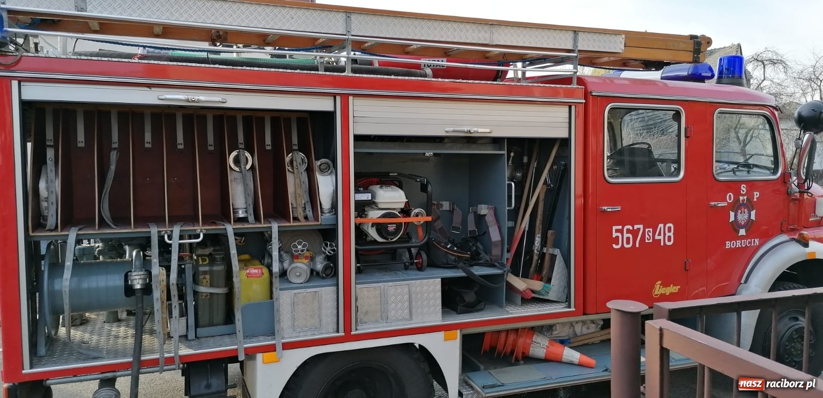 Zdjęcie w galerii na portalu naszraciborz.pl: Raport 998. Iskry z komina zapaliły izolację dachu  wiadomości z regionu