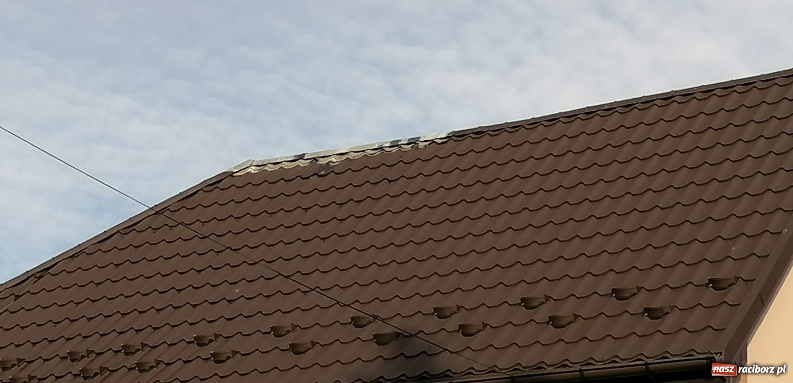 Zdjęcie w galerii na portalu naszraciborz.pl: Raport 998. Iskry z komina zapaliły izolację dachu  wiadomości z regionu