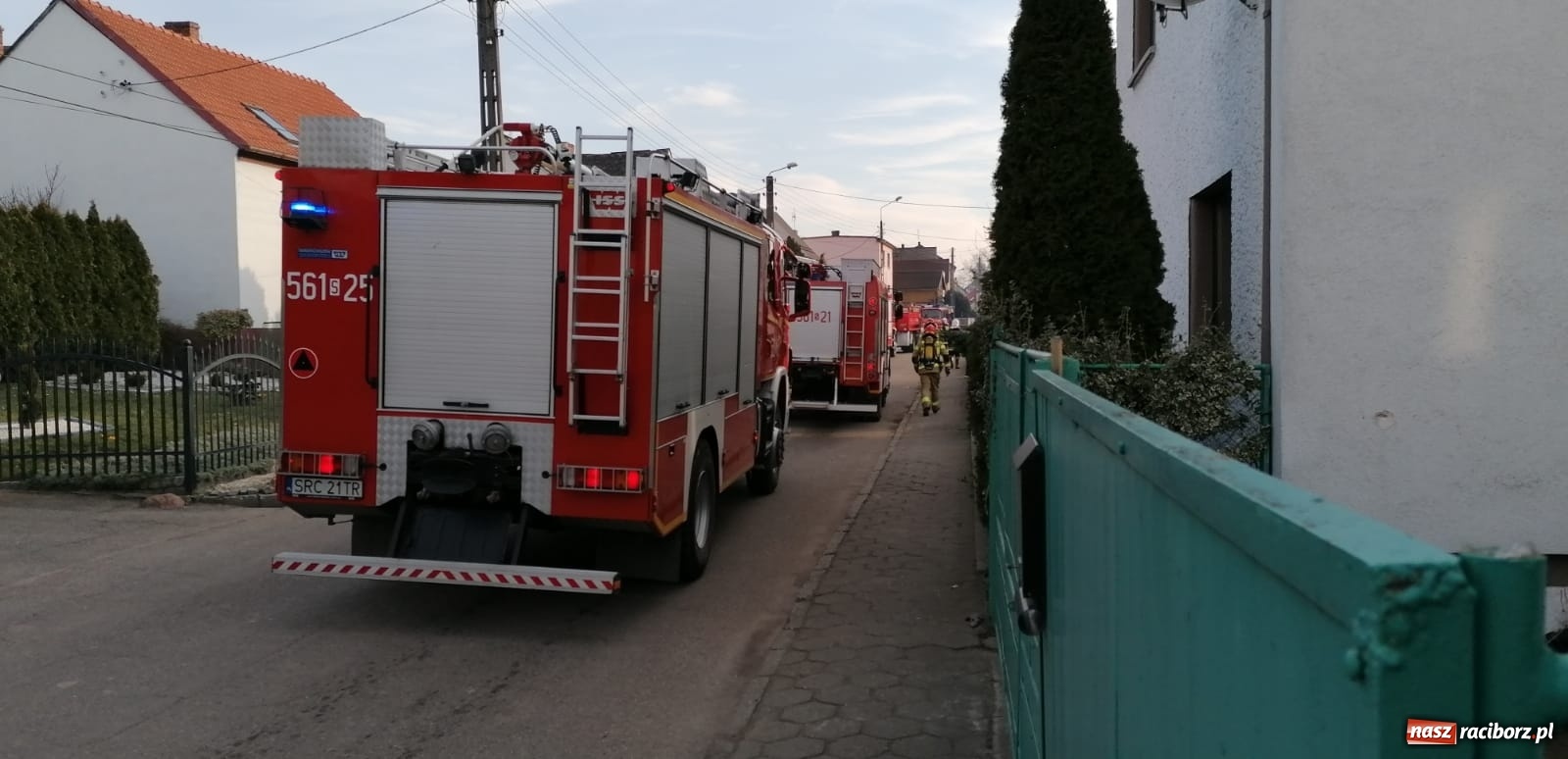 Zdjęcie w galerii na portalu naszraciborz.pl: Raport 998. Iskry z komina zapaliły izolację dachu  wiadomości z regionu