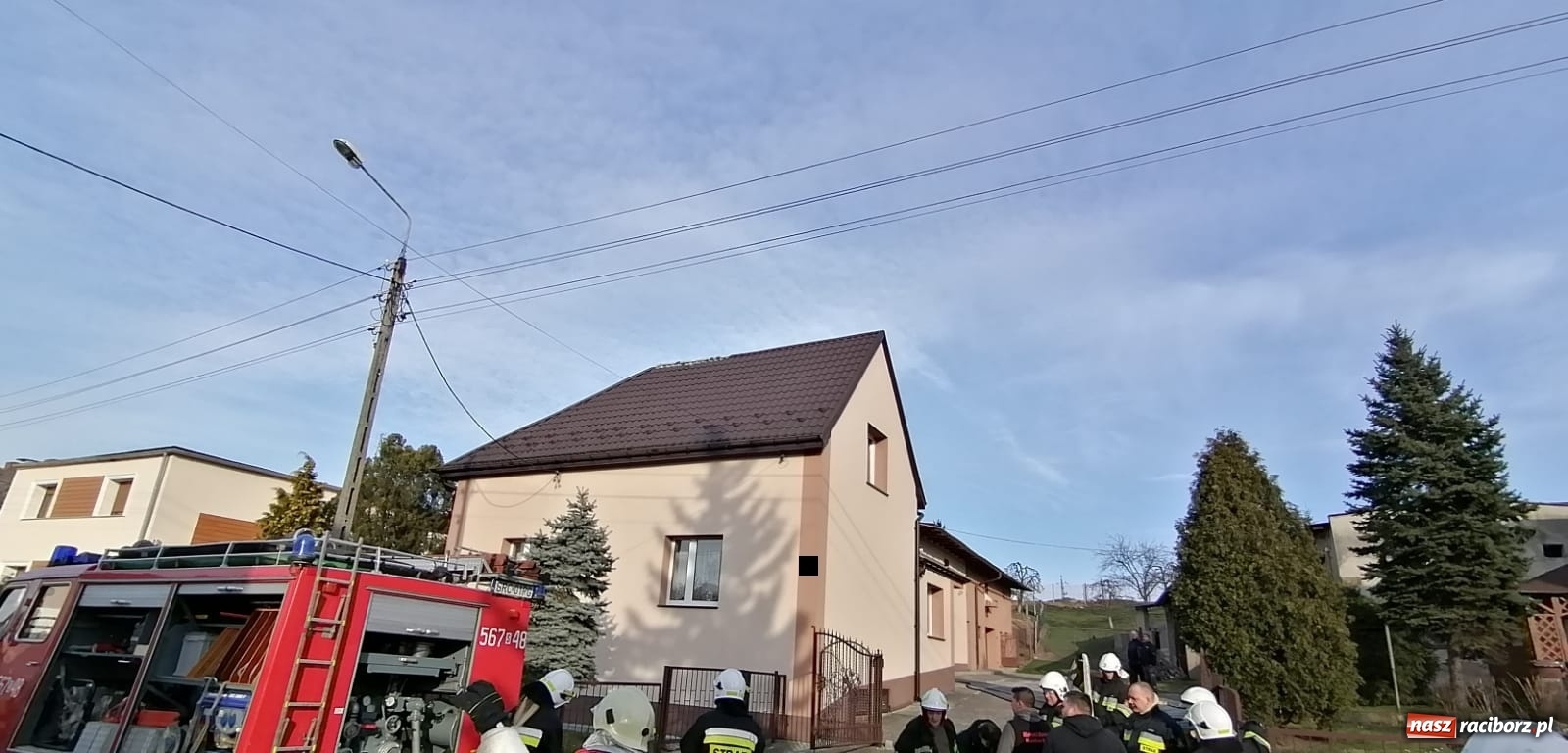 Zdjęcie w galerii na portalu naszraciborz.pl: Raport 998. Iskry z komina zapaliły izolację dachu  wiadomości z regionu