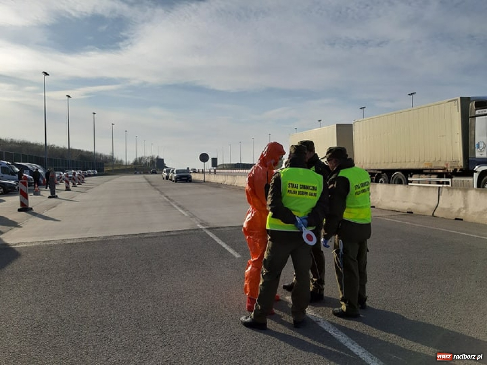 Zdjęcie w galerii na portalu naszraciborz.pl: Szpitale dostaną do dyspozycji dodatkowe karetki  wiadomości z regionu