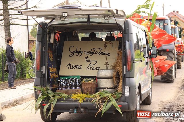 Zdjęcie w galerii na portalu naszraciborz.pl: Starostowie w dożynkowym cadillacu wiadomości z regionu