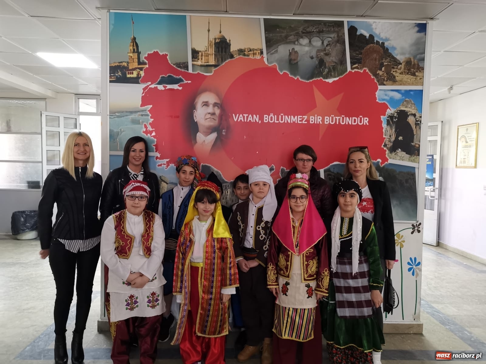 Zdjęcie w galerii na portalu naszraciborz.pl: Nauczycielki z Brzeźnicy odwiedziły szkołę w Istambule [FOTO] wiadomości z regionu