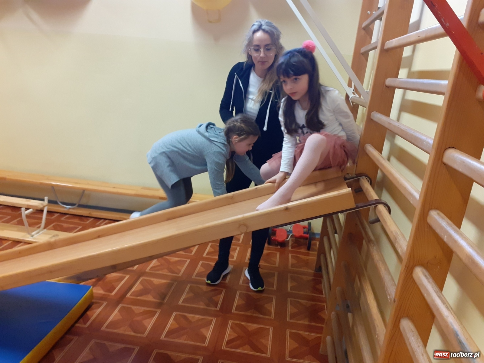 Zdjęcie w galerii na portalu naszraciborz.pl: Przyszli uczniowie odwiedzili SP 15 wiadomości z regionu