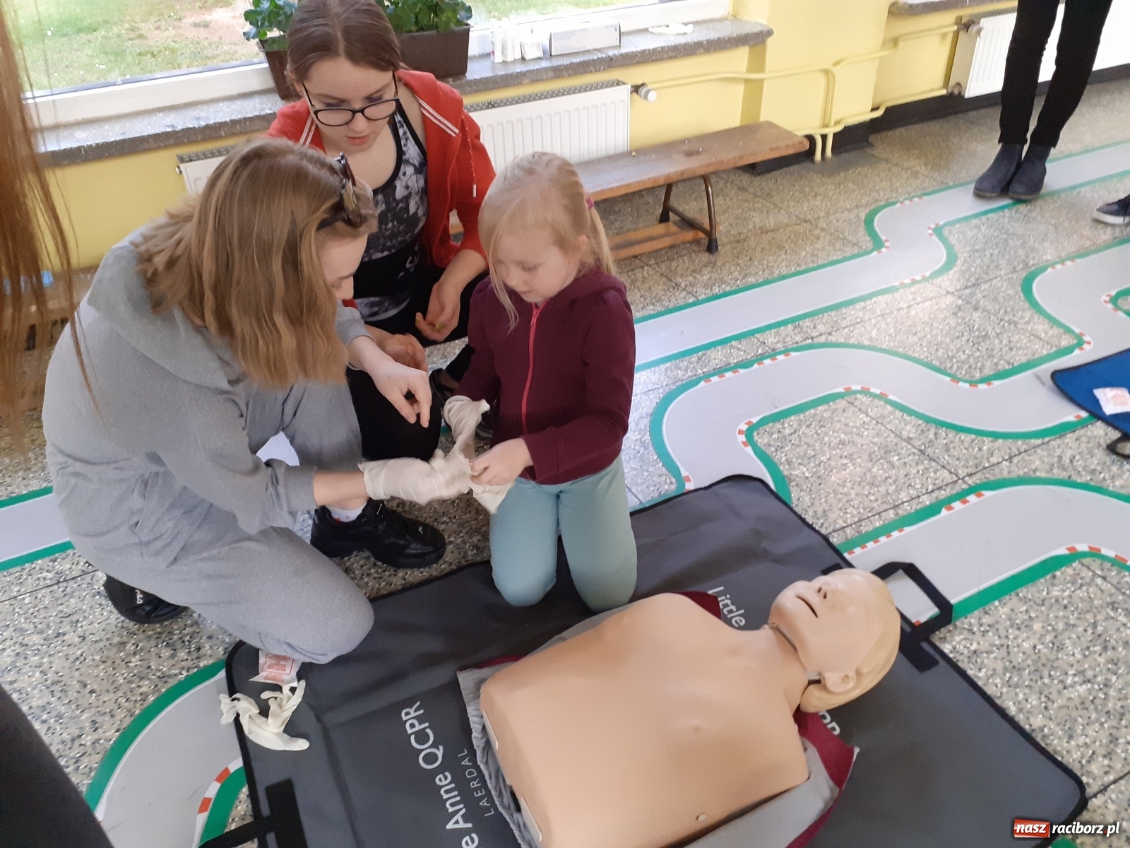 Zdjęcie w galerii na portalu naszraciborz.pl: Przyszli uczniowie odwiedzili SP 15 wiadomości z regionu