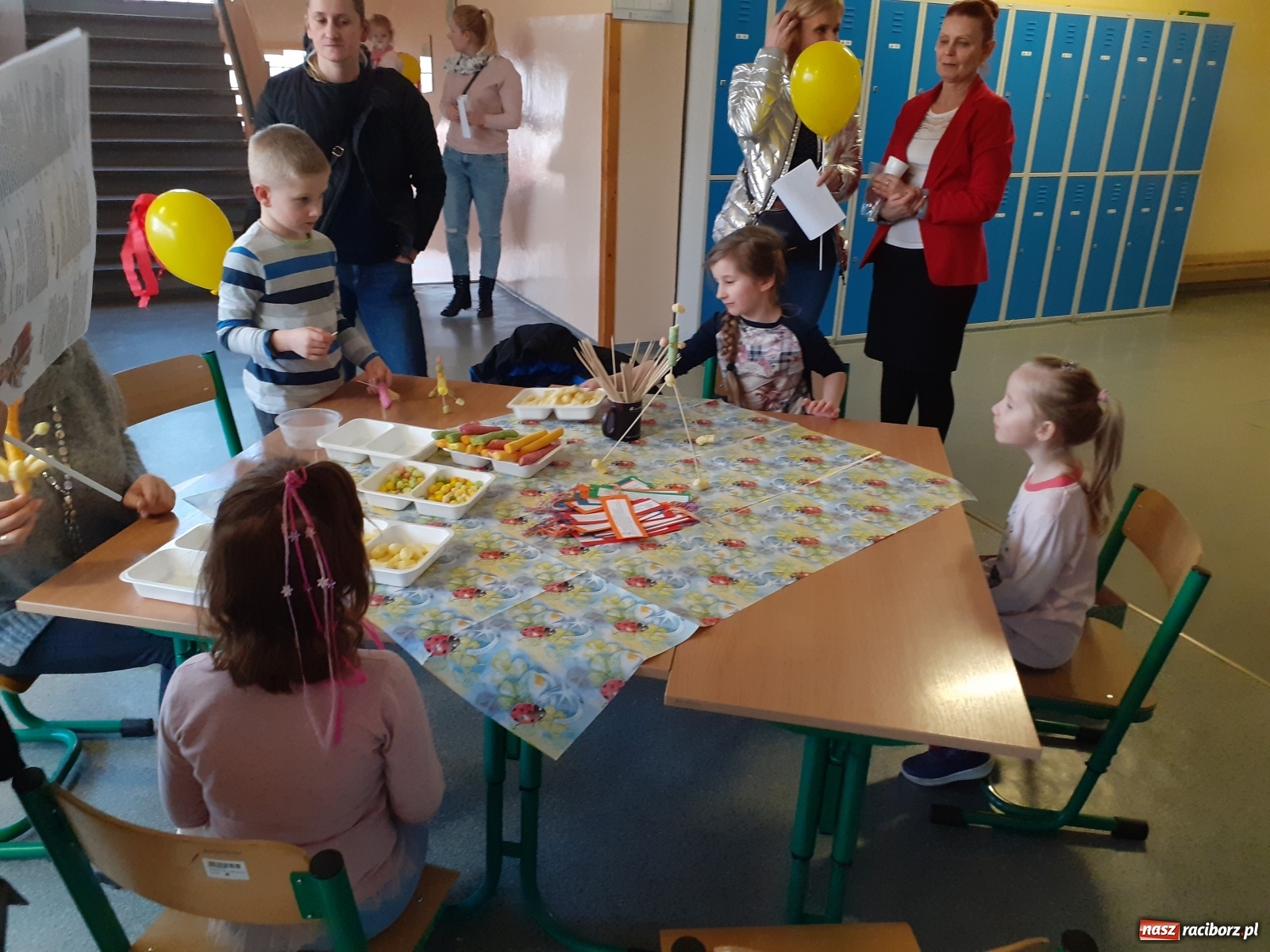 Zdjęcie w galerii na portalu naszraciborz.pl: Przyszli uczniowie odwiedzili SP 15 wiadomości z regionu