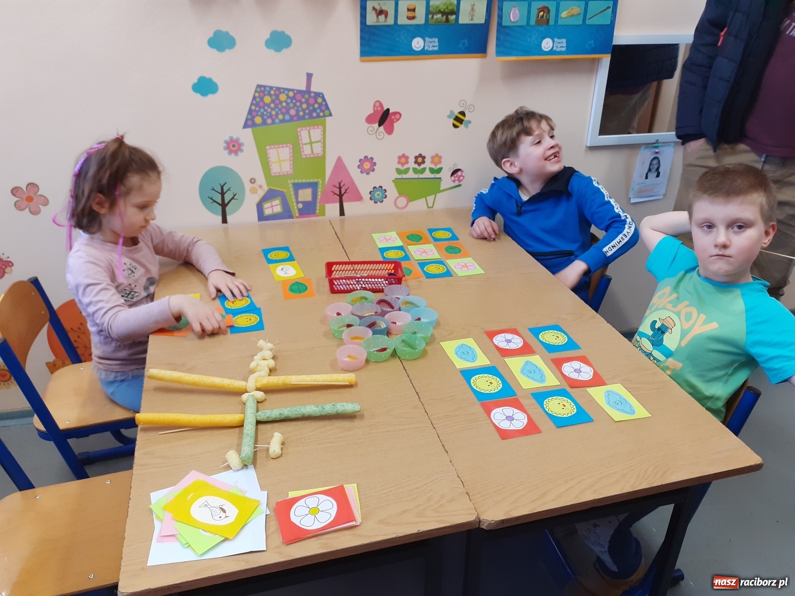 Zdjęcie w galerii na portalu naszraciborz.pl: Przyszli uczniowie odwiedzili SP 15 wiadomości z regionu