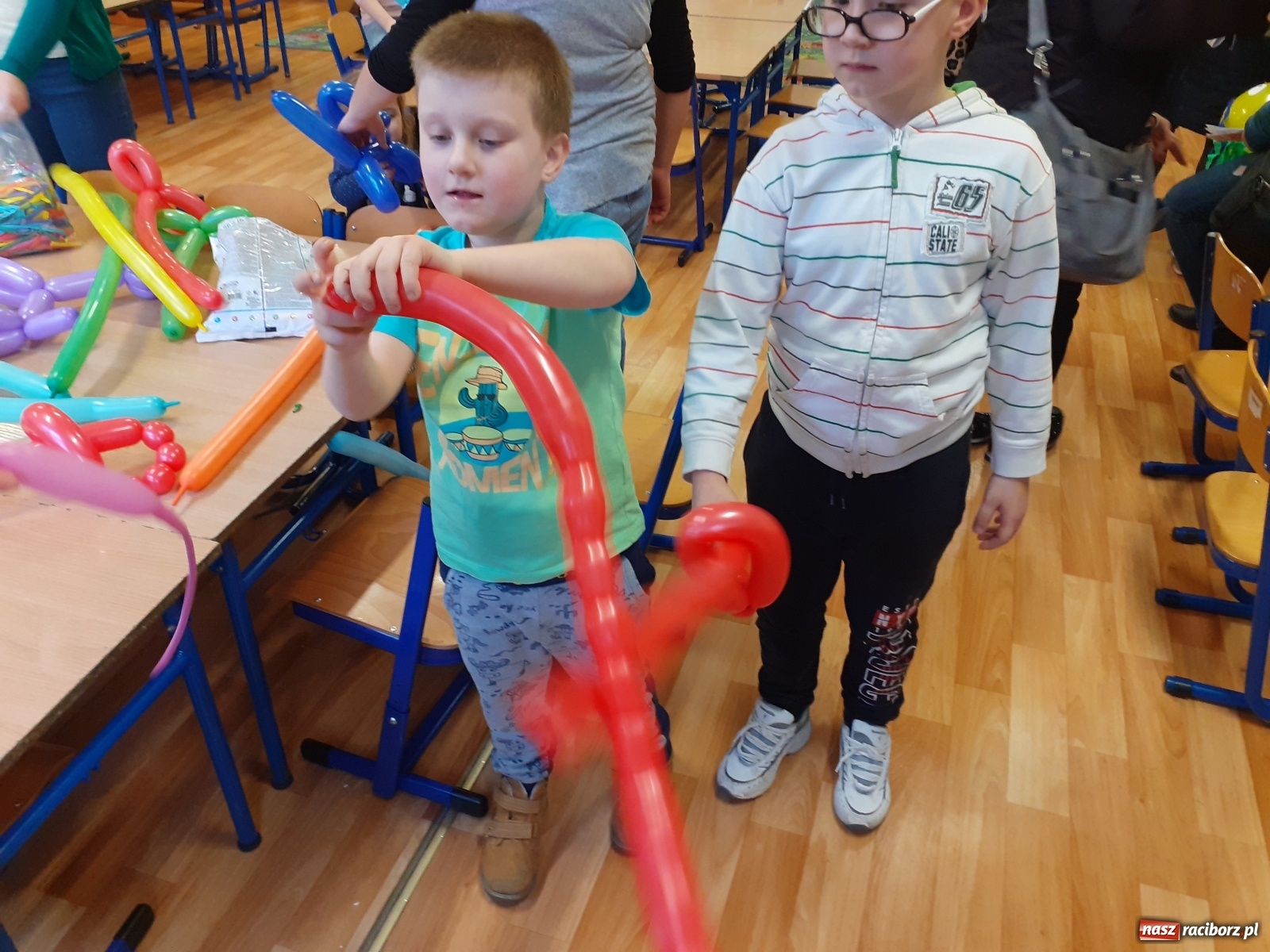 Zdjęcie w galerii na portalu naszraciborz.pl: Przyszli uczniowie odwiedzili SP 15 wiadomości z regionu