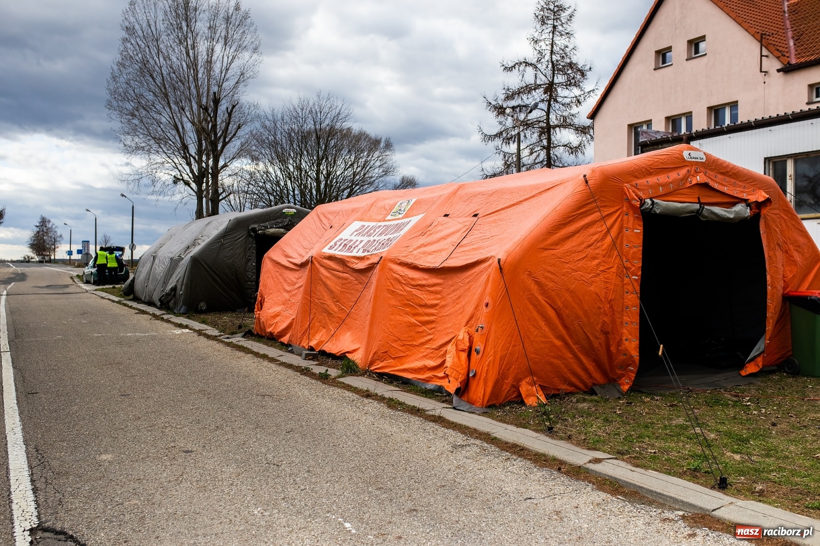 Zdjęcie w galerii na portalu naszraciborz.pl: Przejście graniczne w Pietraszynie wystawione na sprzedaż wiadomości z regionu