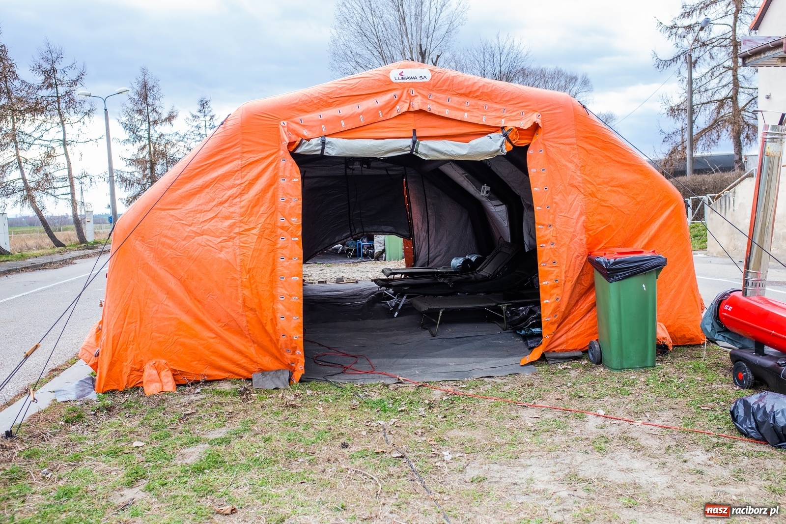 Zdjęcie w galerii na portalu naszraciborz.pl: Przejście graniczne w Pietraszynie wystawione na sprzedaż wiadomości z regionu