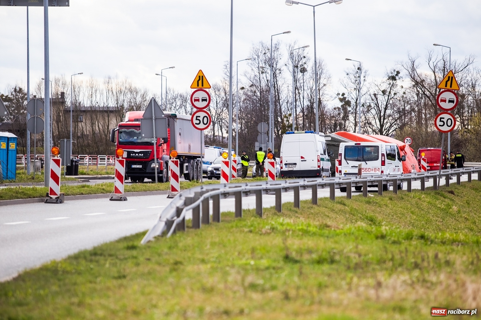 Zdjęcie w galerii na portalu naszraciborz.pl: Przejście graniczne w Pietraszynie wystawione na sprzedaż wiadomości z regionu
