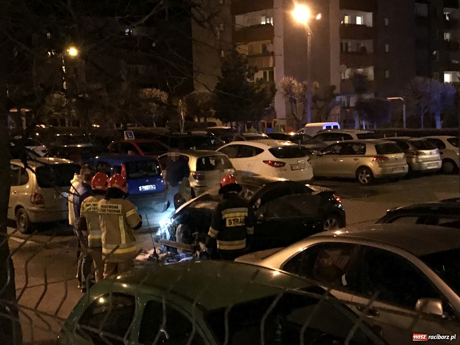 Zdjęcie w galerii na portalu naszraciborz.pl: Pożar peugeota przy Ocickiej [FOTO i WIDEO]  wiadomości z regionu