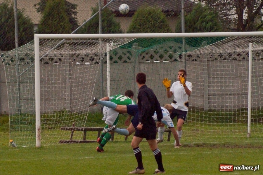Zdjęcie w galerii na portalu naszraciborz.pl: Samborowice na kolanach wiadomości z regionu