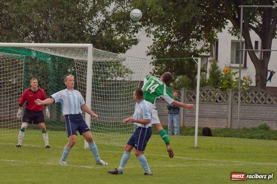 Zdjęcie w galerii na portalu naszraciborz.pl: Samborowice na kolanach wiadomości z regionu