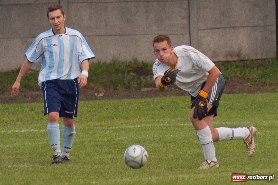 Zdjęcie w galerii na portalu naszraciborz.pl: Samborowice na kolanach wiadomości z regionu