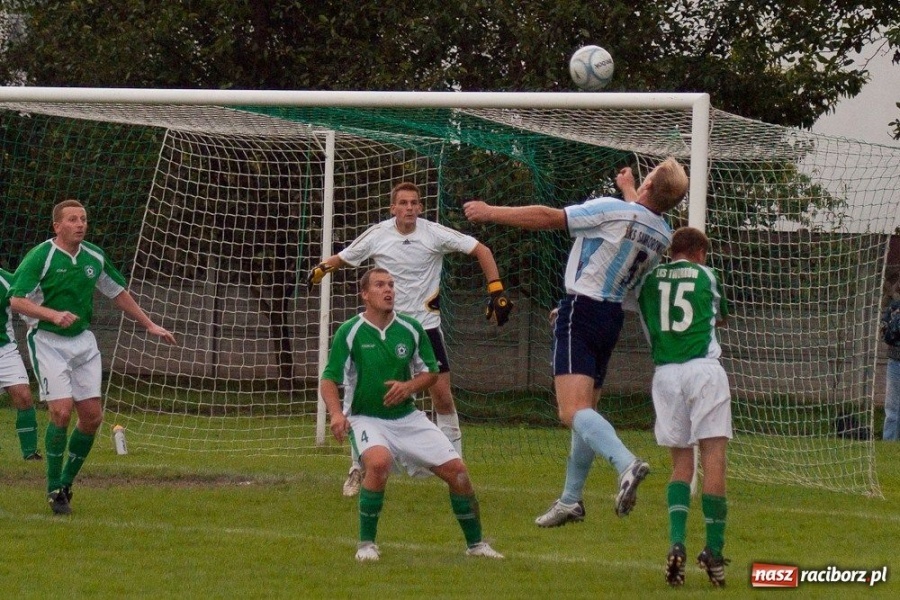 Zdjęcie w galerii na portalu naszraciborz.pl: Samborowice na kolanach wiadomości z regionu