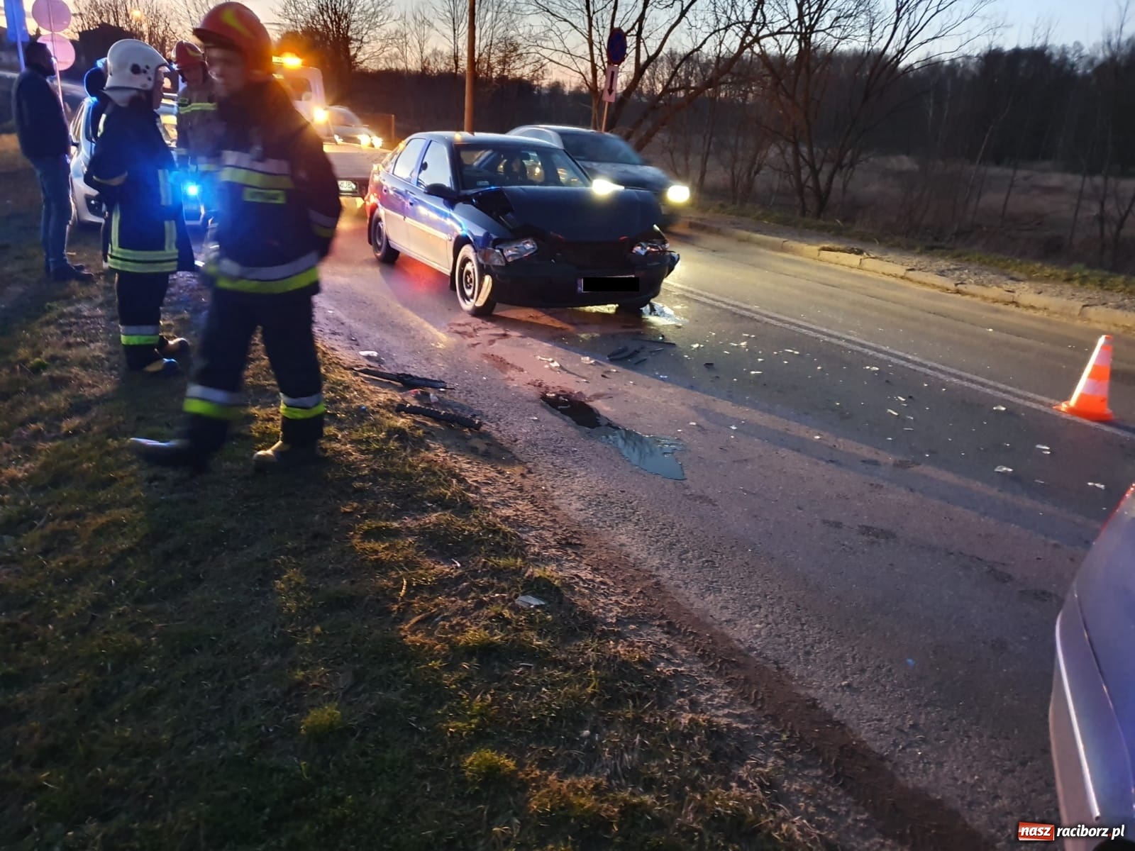 Zdjęcie w galerii na portalu naszraciborz.pl: Trzy pojazdy zderzyły się na drodze Racibórz-Rybnik  wiadomości z regionu