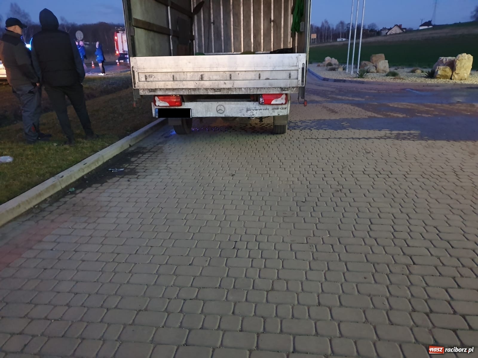 Zdjęcie w galerii na portalu naszraciborz.pl: Trzy pojazdy zderzyły się na drodze Racibórz-Rybnik  wiadomości z regionu