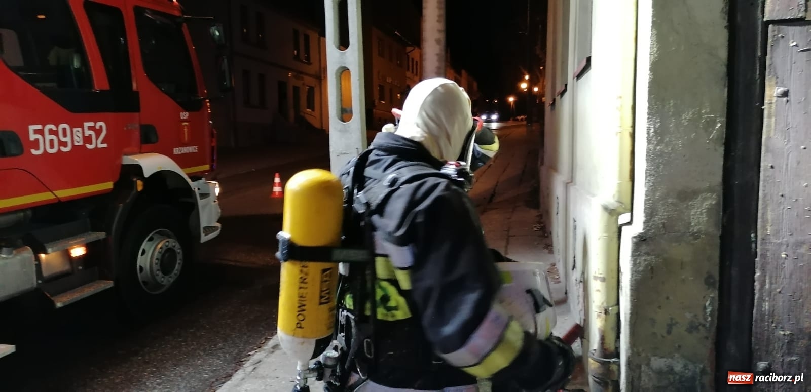 Zdjęcie w galerii na portalu naszraciborz.pl: Pożar zabudowań gospodarczych w Krzanowicach [FOTO]  wiadomości z regionu