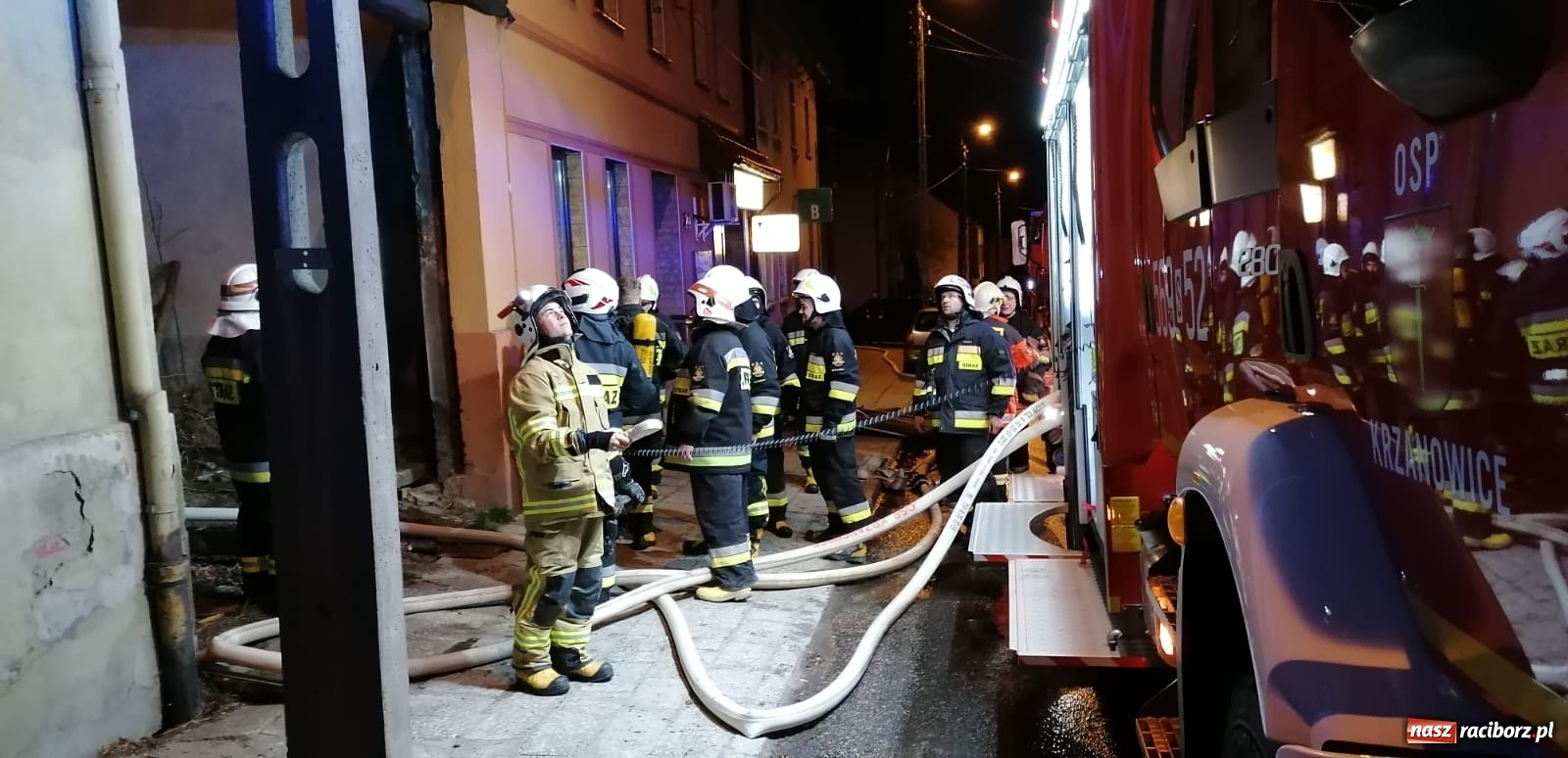 Zdjęcie w galerii na portalu naszraciborz.pl: Pożar zabudowań gospodarczych w Krzanowicach [FOTO]  wiadomości z regionu