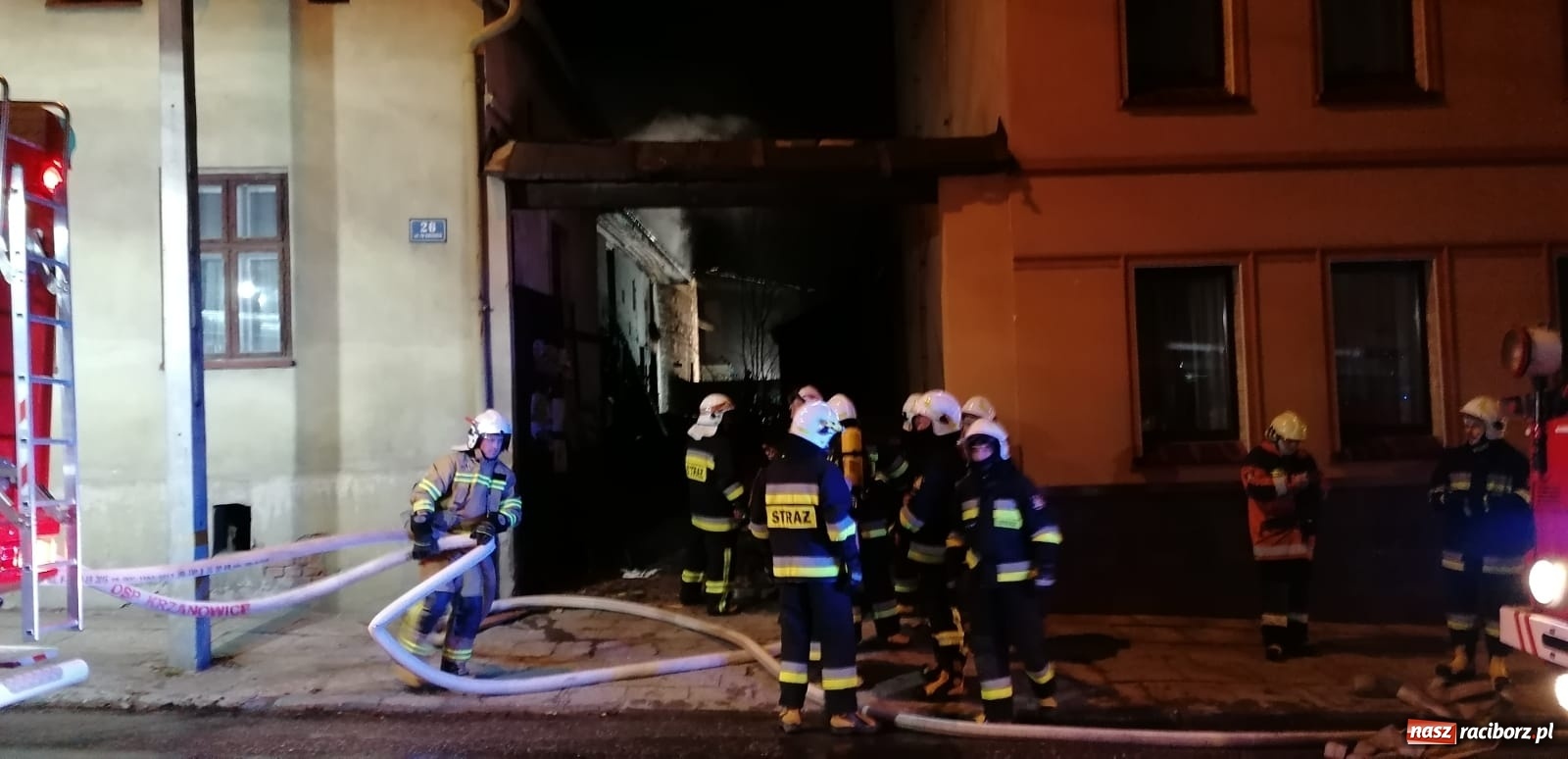 Zdjęcie w galerii na portalu naszraciborz.pl: Pożar zabudowań gospodarczych w Krzanowicach [FOTO]  wiadomości z regionu