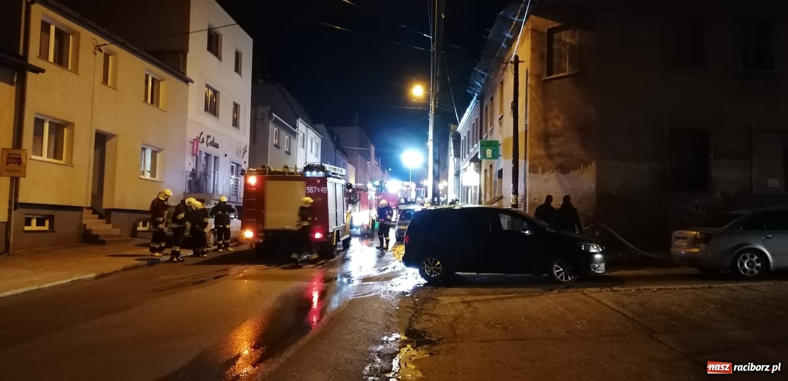 Zdjęcie w galerii na portalu naszraciborz.pl: Pożar zabudowań gospodarczych w Krzanowicach [FOTO]  wiadomości z regionu