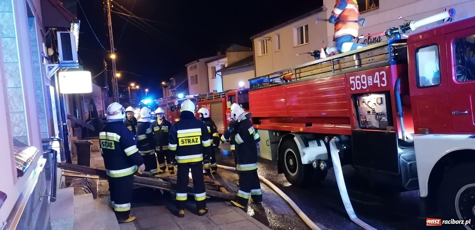 Zdjęcie w galerii na portalu naszraciborz.pl: Pożar zabudowań gospodarczych w Krzanowicach [FOTO]  wiadomości z regionu