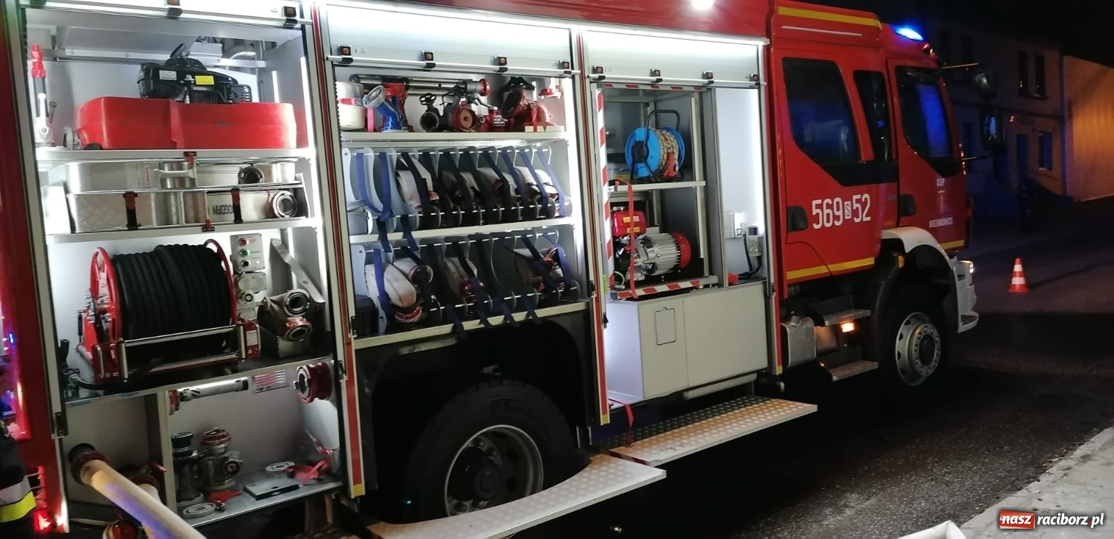 Zdjęcie w galerii na portalu naszraciborz.pl: Pożar zabudowań gospodarczych w Krzanowicach [FOTO]  wiadomości z regionu