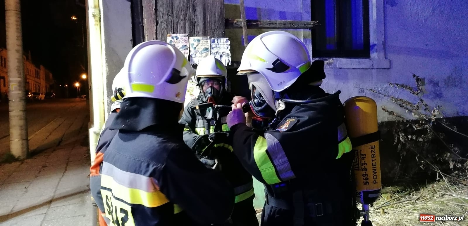 Zdjęcie w galerii na portalu naszraciborz.pl: Pożar zabudowań gospodarczych w Krzanowicach [FOTO]  wiadomości z regionu