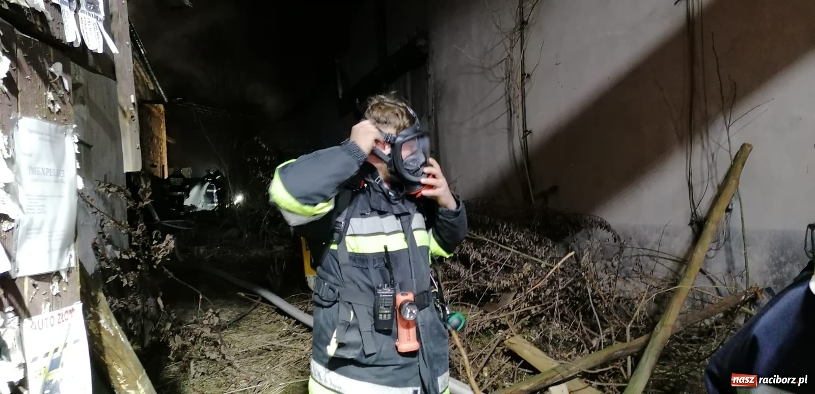 Zdjęcie w galerii na portalu naszraciborz.pl: Pożar zabudowań gospodarczych w Krzanowicach [FOTO]  wiadomości z regionu